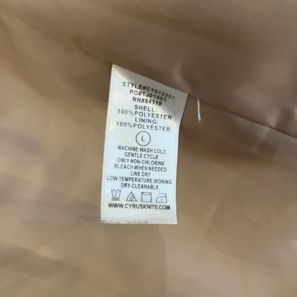 CYRUS Women's Cropped Plaid Jacket Cream and Brown size large - Picture 5 of 5